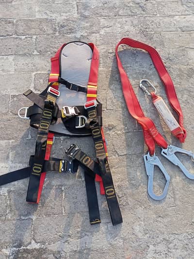 FULL BODY SAFETY HARNESS WITH Y LANYARD