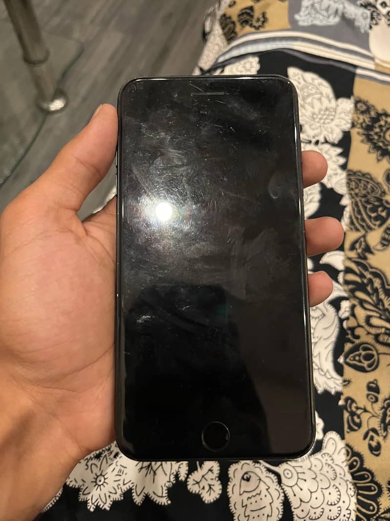 Apple iPhone 7 Plus 5