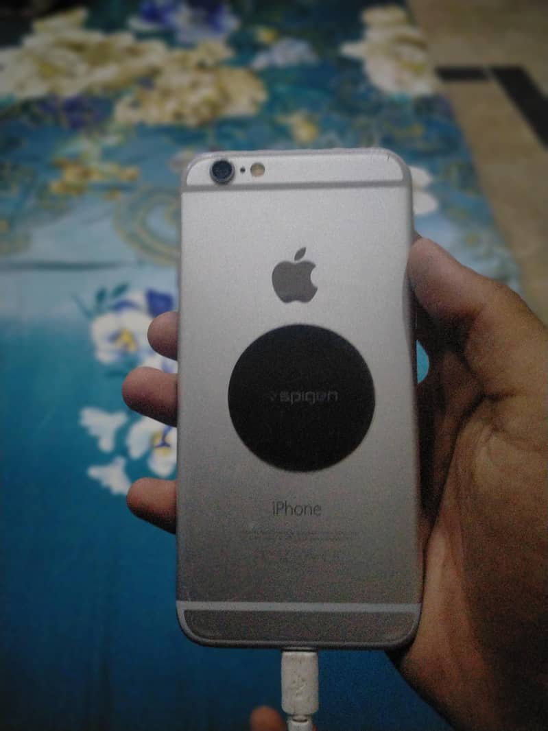 Apple iPhone 6 Plus 0