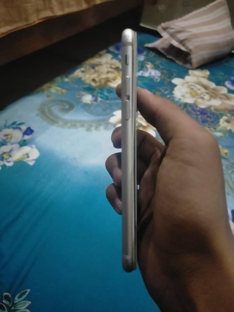 Apple iPhone 6 Plus 3