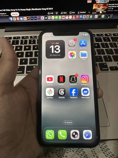 Apple iPhone 11