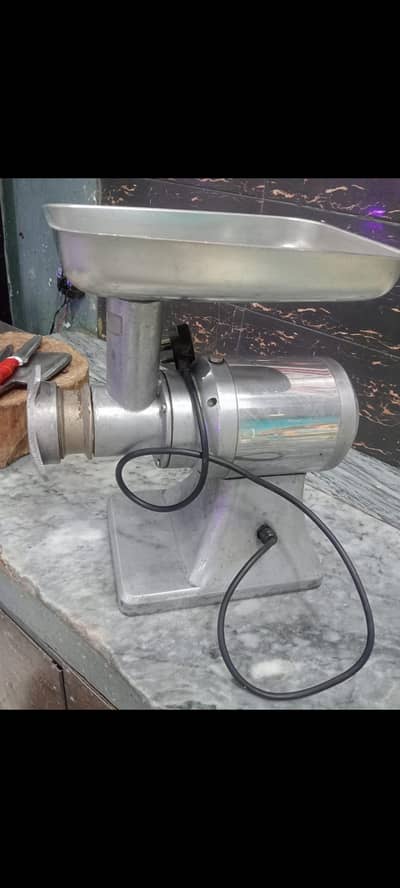 Meat grinder/condition 10/10