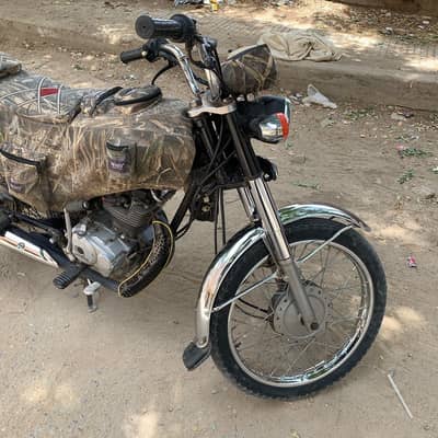 HONDA CG 125  BLACK  ( Model : 2016 )