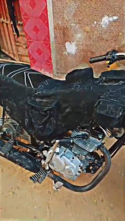 UD 125