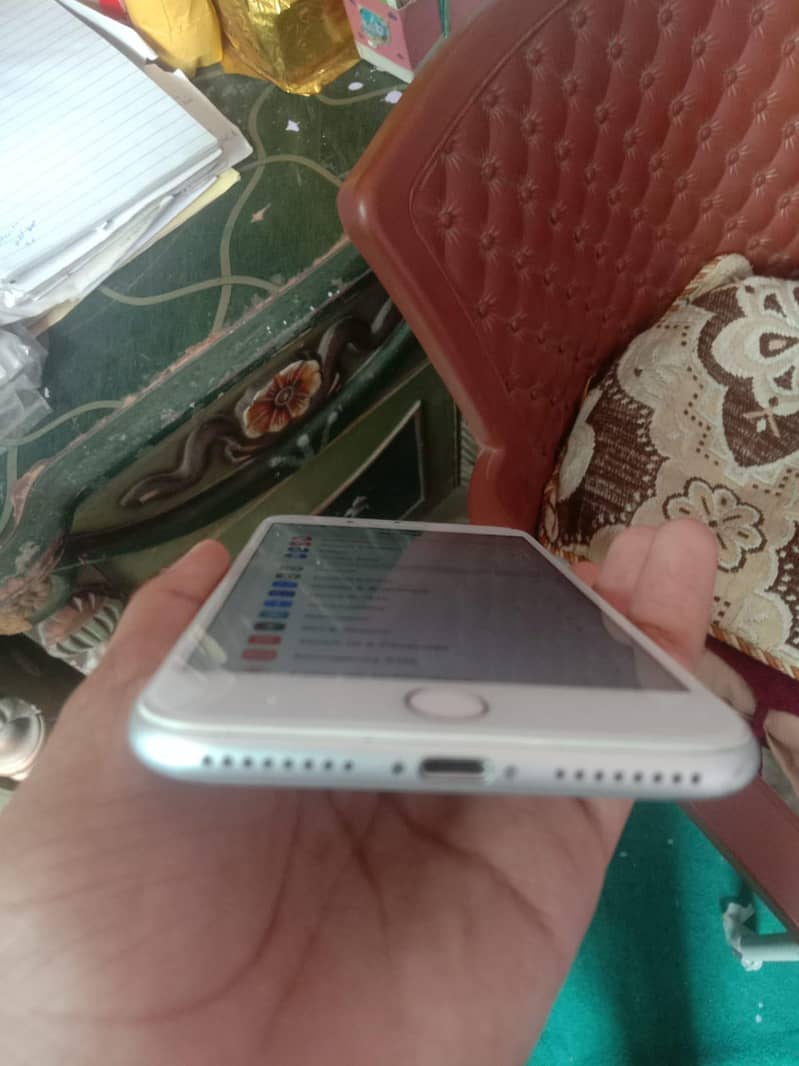 Apple iPhone 7 Plus 3