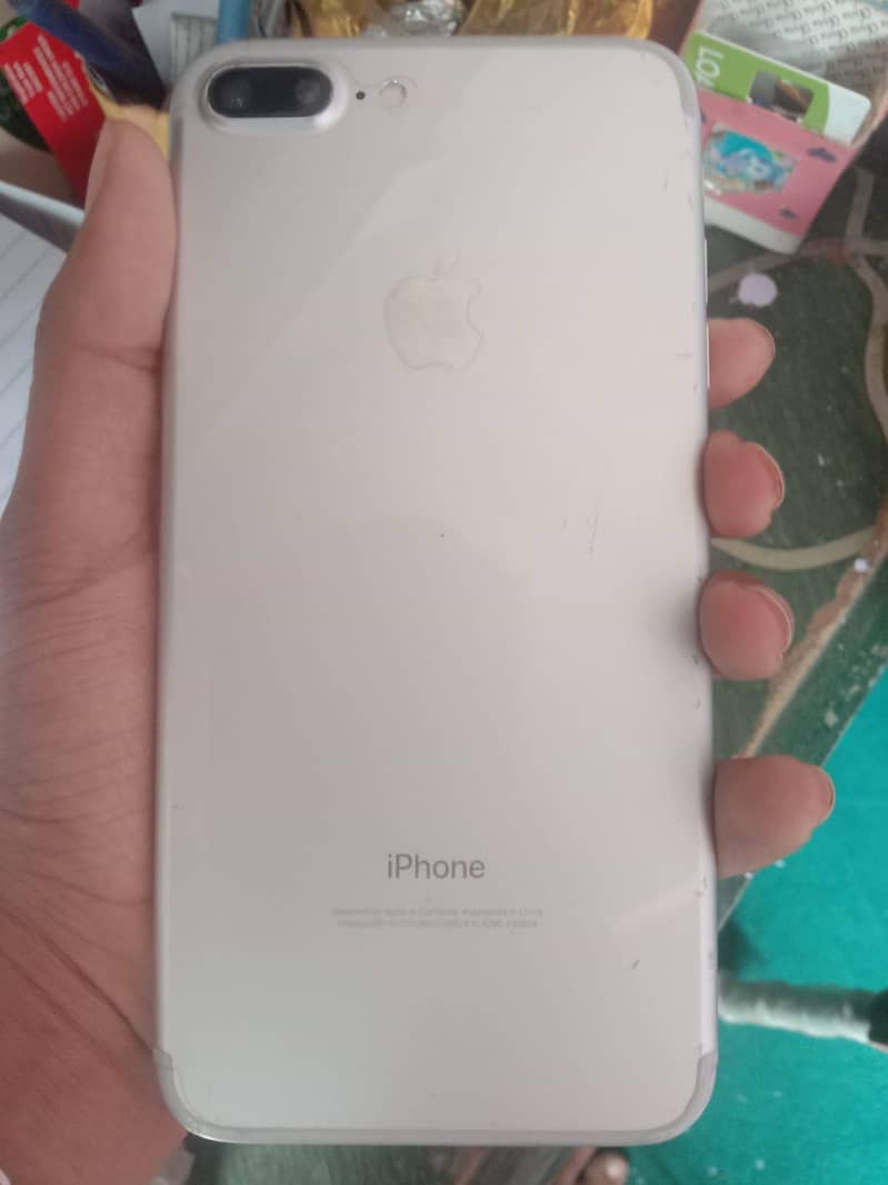 Apple iPhone 7 Plus 4
