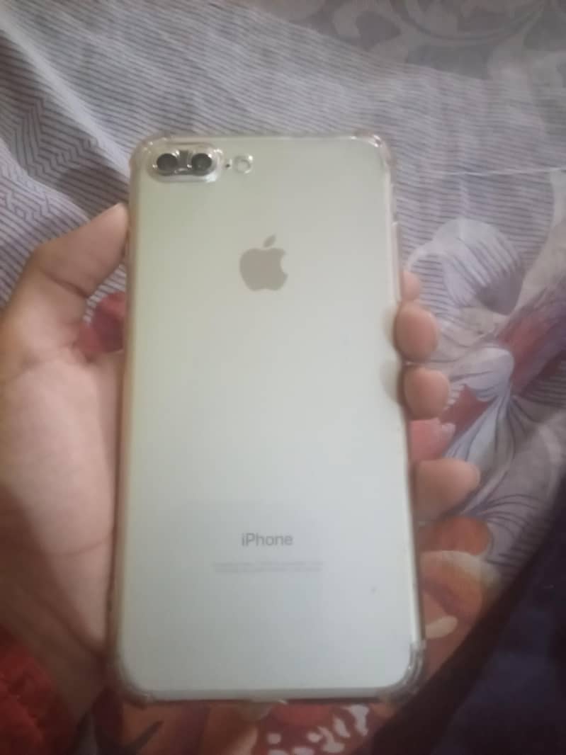 Apple iPhone 7 Plus 5
