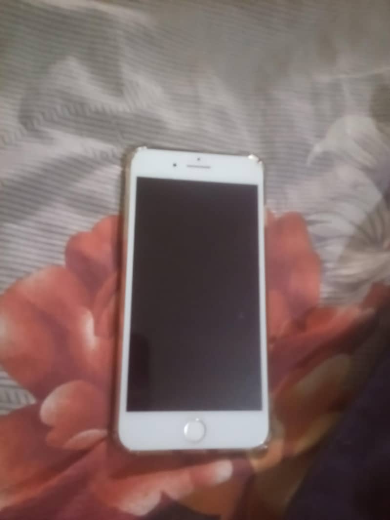Apple iPhone 7 Plus 6