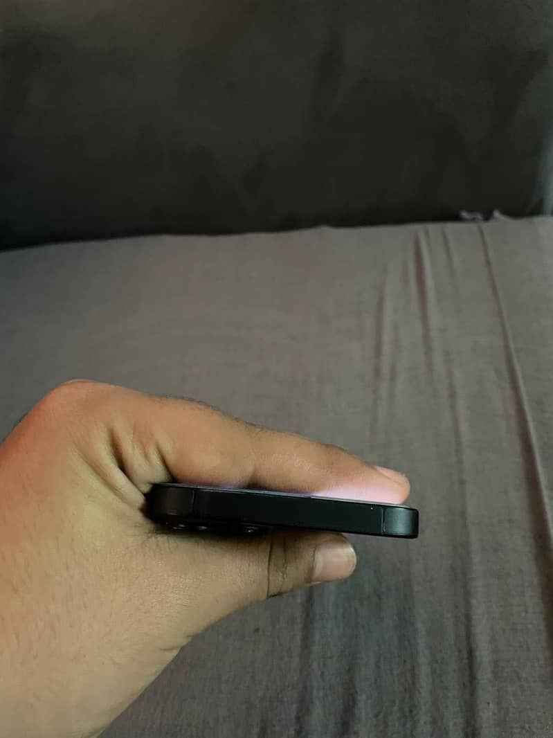 Apple iPhone 13 3