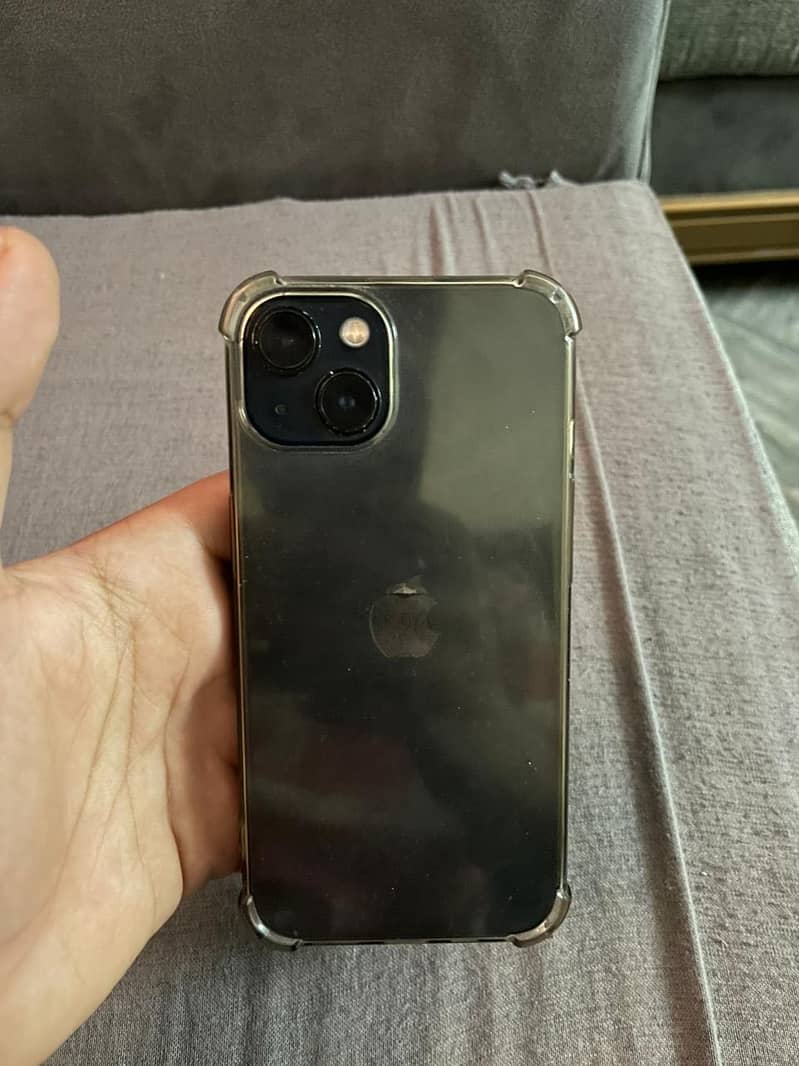 Apple iPhone 13 4