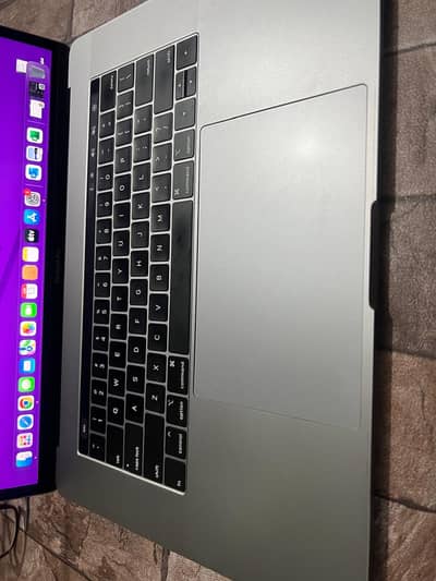 Macbook Pro 2019 15 Inches 16GB Ram 500GB Nvme