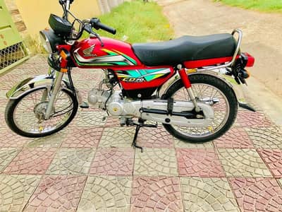 sale neat clean honda one hand use bike all ok sound less