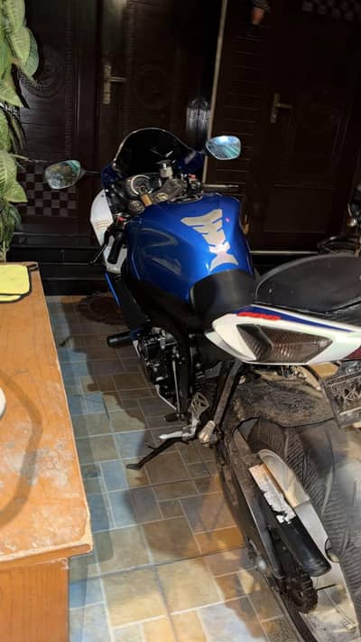 Suzuki GSX600 — Excellent Condition | Well Maintained