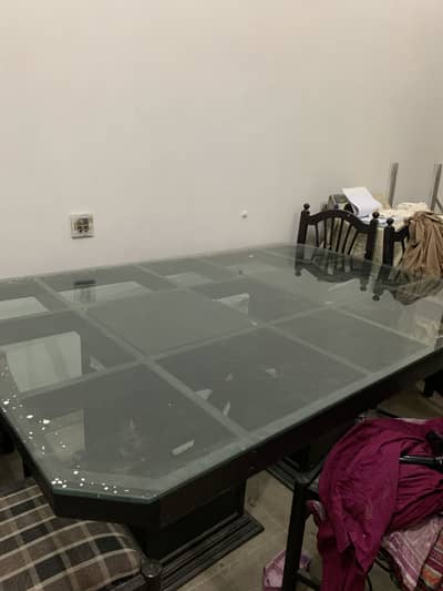 Dining table in wooden or glass  6 seater