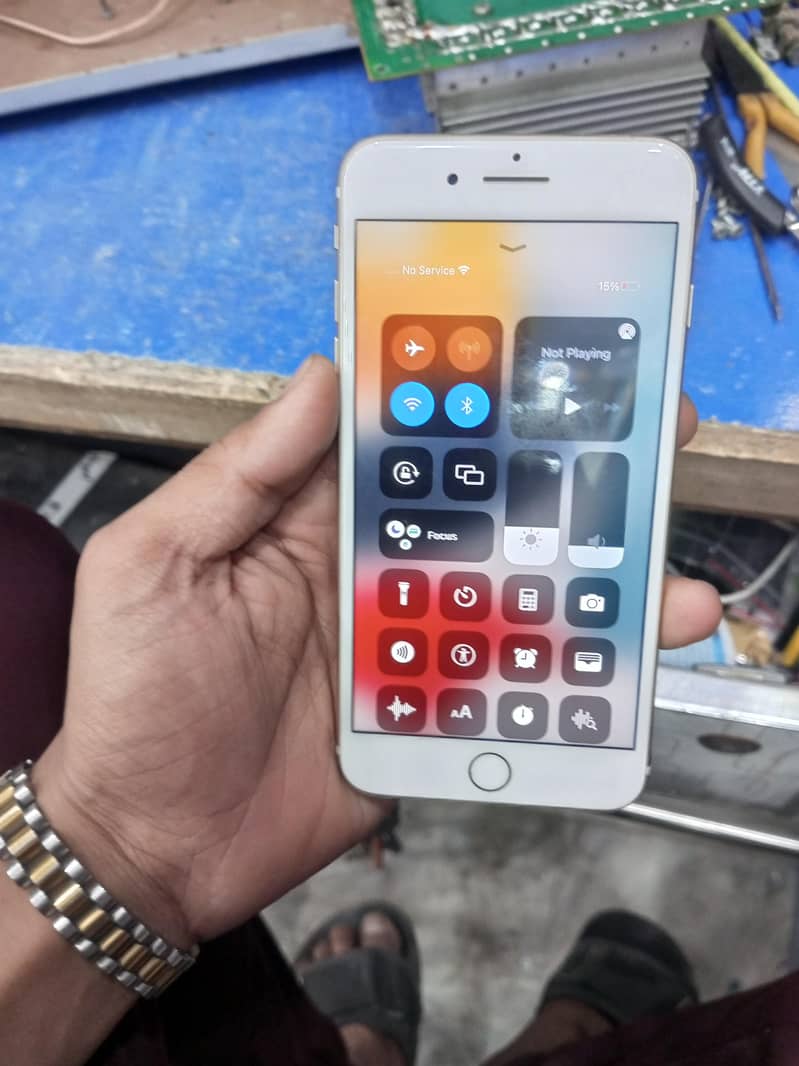 Apple iPhone 7 Plus 2