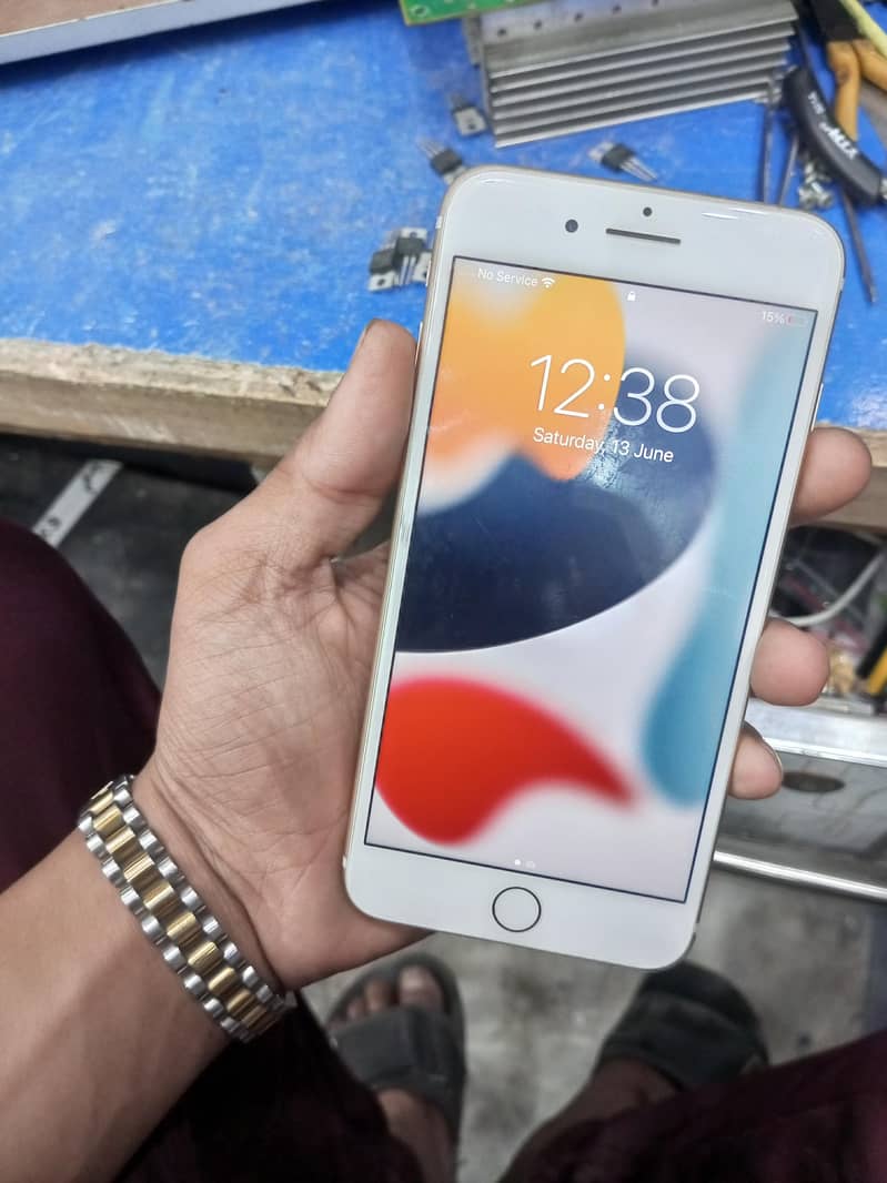 Apple iPhone 7 Plus 3