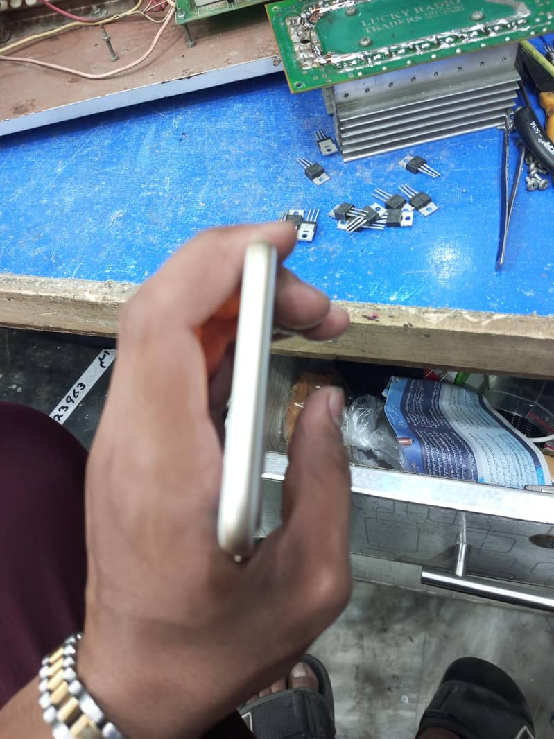 Apple iPhone 7 Plus 6