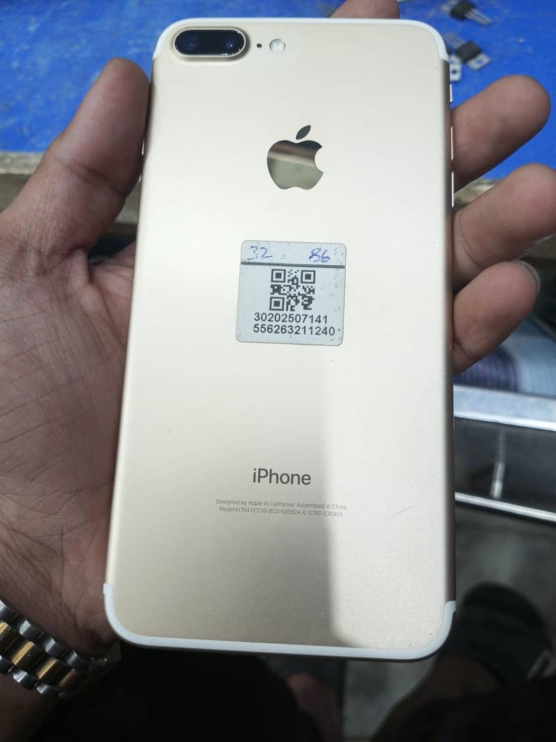 Apple iPhone 7 Plus 8