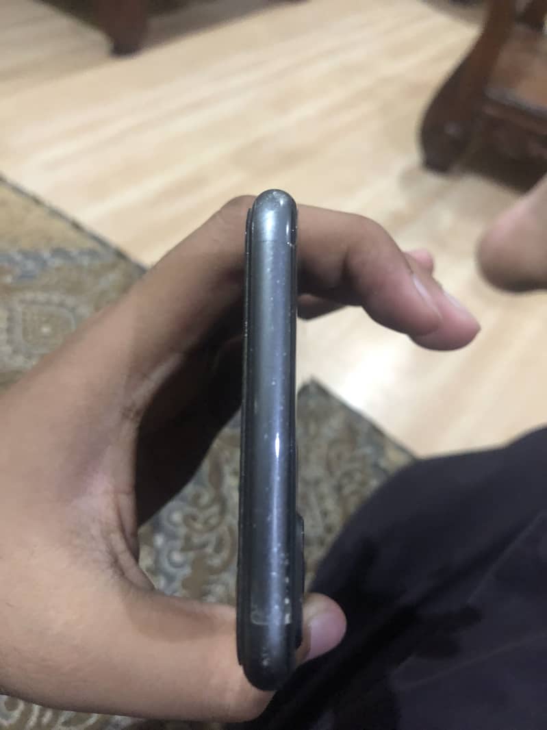 Apple iPhone 8 Plus 4