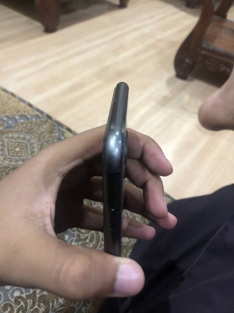 Apple iPhone 8 Plus 5