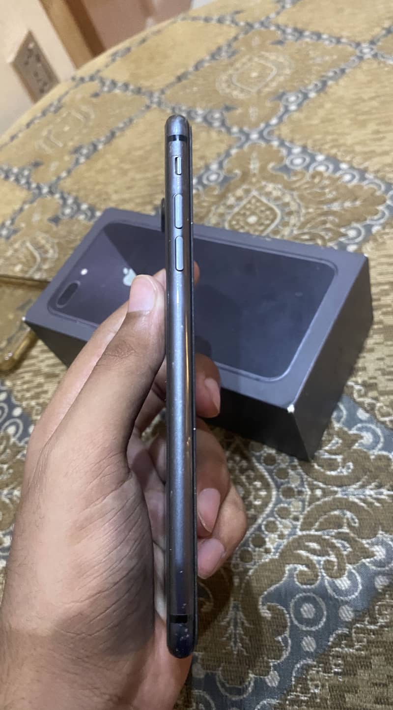 Apple iPhone 8 Plus 9