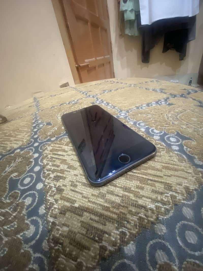Apple iPhone 8 Plus 10