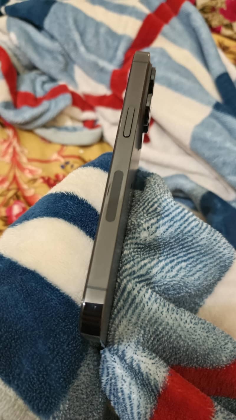 iPhone 14 Pro 8