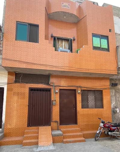 House — Centre Location of Lahore Direct Deal