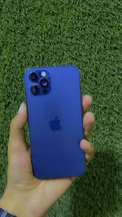 12 pro 256gb  iCloud lock