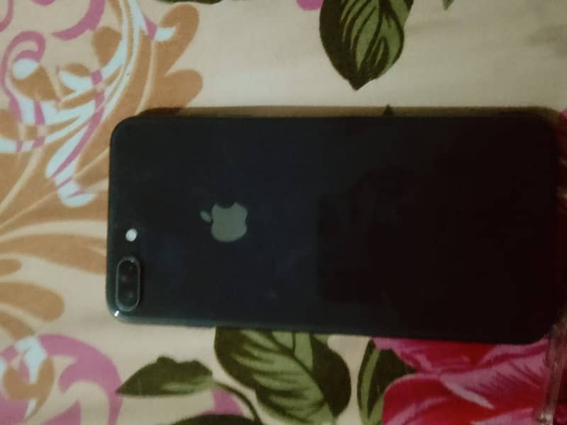 Apple iPhone 8 Plus 0