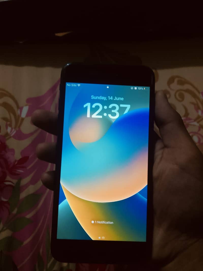 Apple iPhone 8 Plus 5