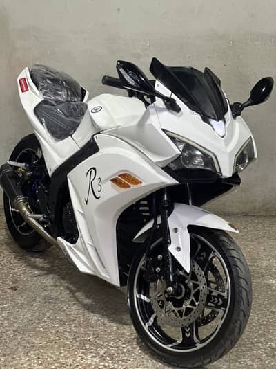 Kawasaki ninja yamaha r3 replica 250cc ( sports heavy bike )