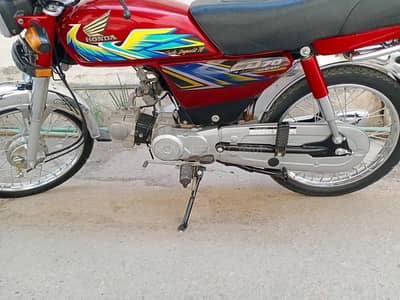 sale neat clean honda one hand use bike all ok sound less