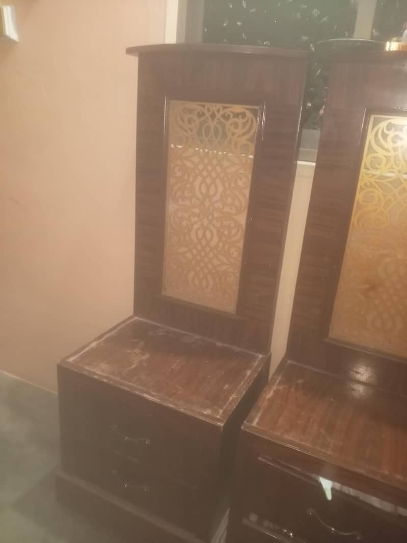 dressing table and side table used 1