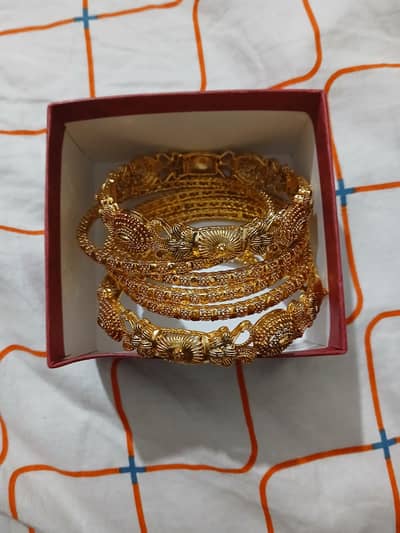 indian original artificial bangles and kharay