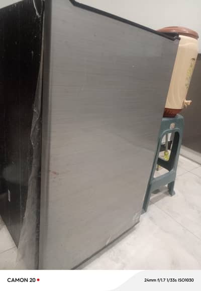 Dawlance mini size fridge Kam used hua h