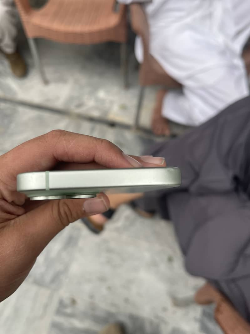 Apple iPhone 15 2
