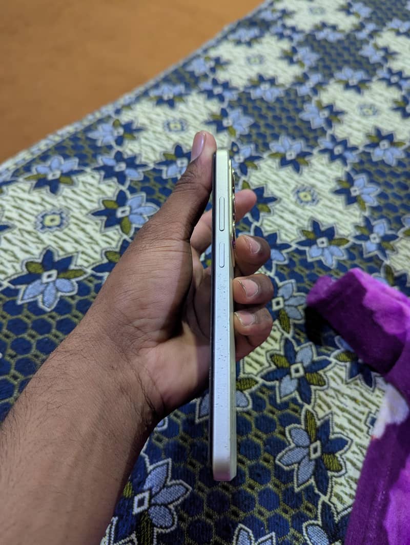 Realme C75 1