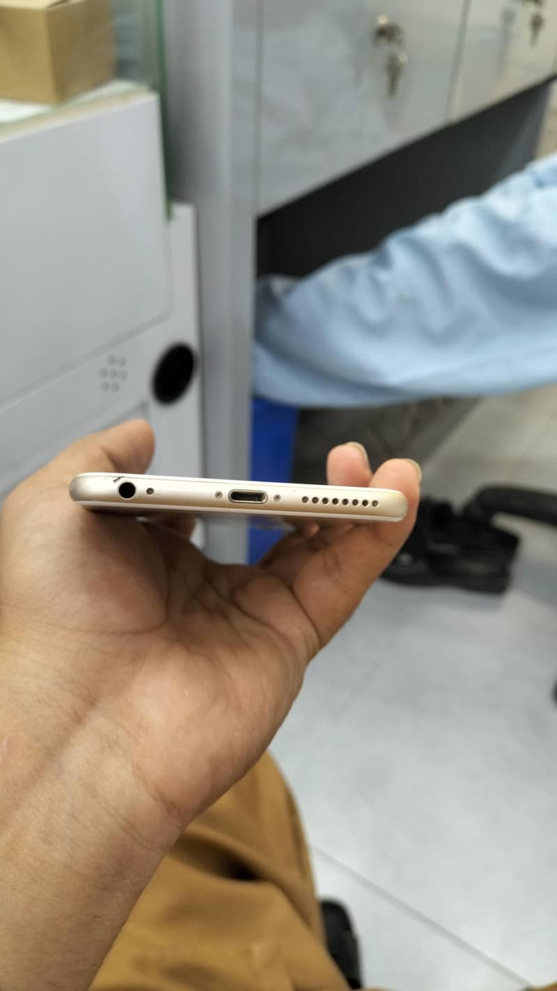 Apple iPhone 6 Plus 2