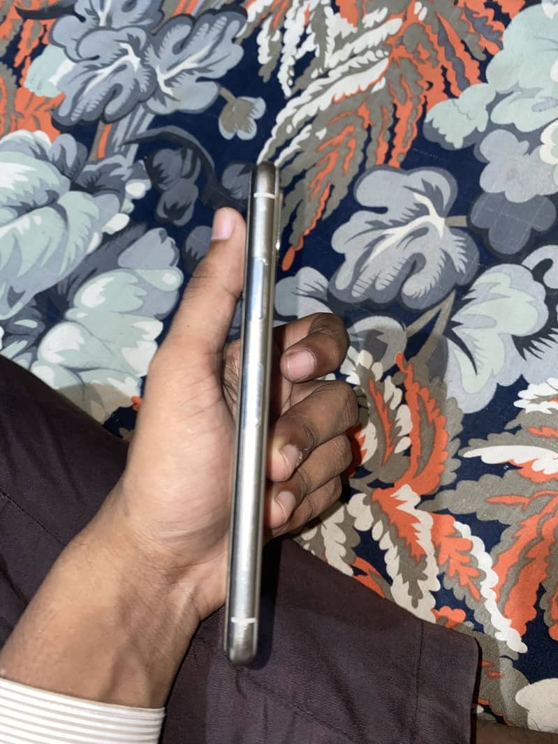 Apple iPhone X 0