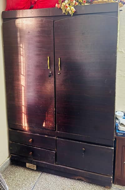 wooden almira for sell demand Rs 10k only