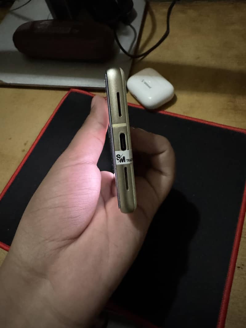 Google Pixel 7 4