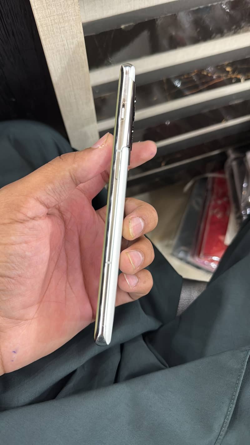 One Plus 10 Pro 5