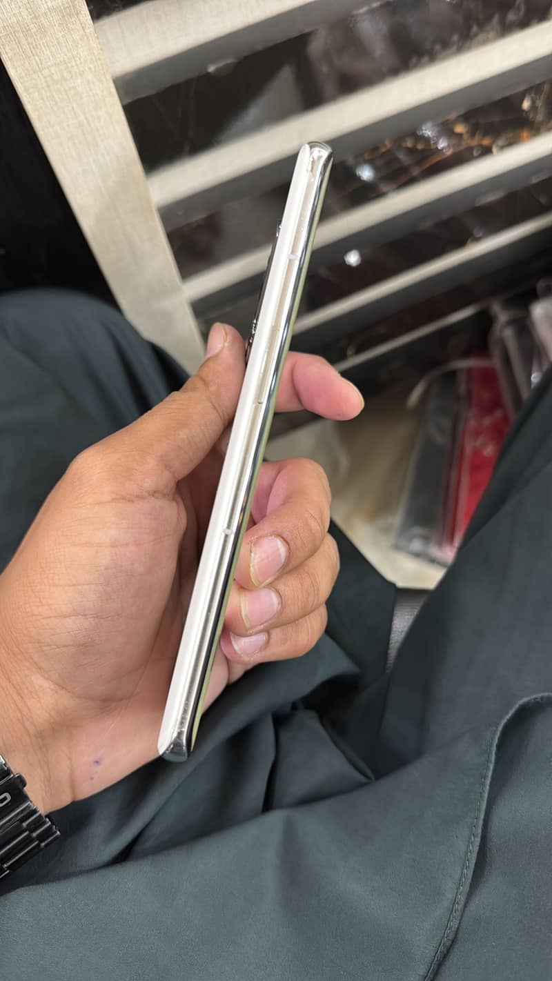 One Plus 10 Pro 6