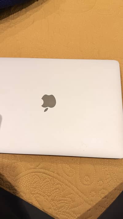 Macbook Pro 2020 Core i5 16/512