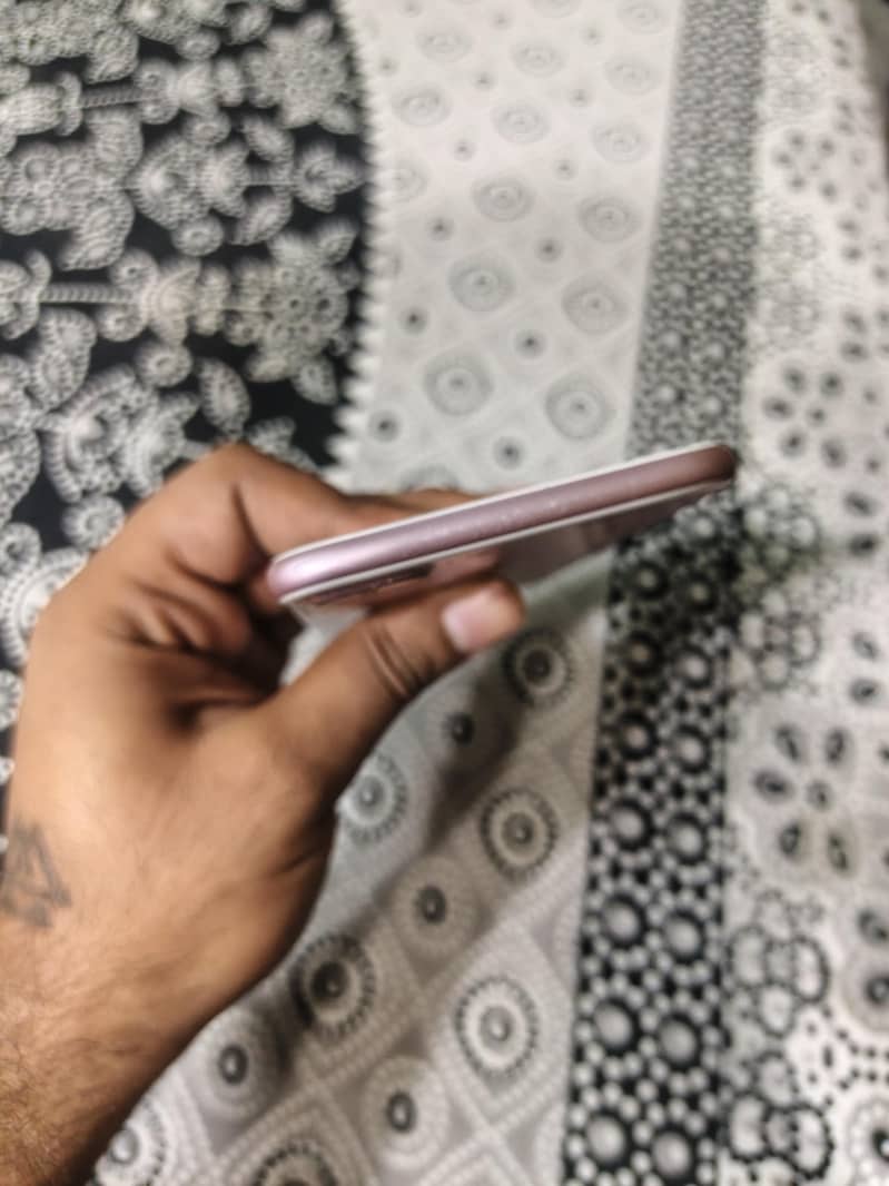Apple iPhone 7 Plus 1