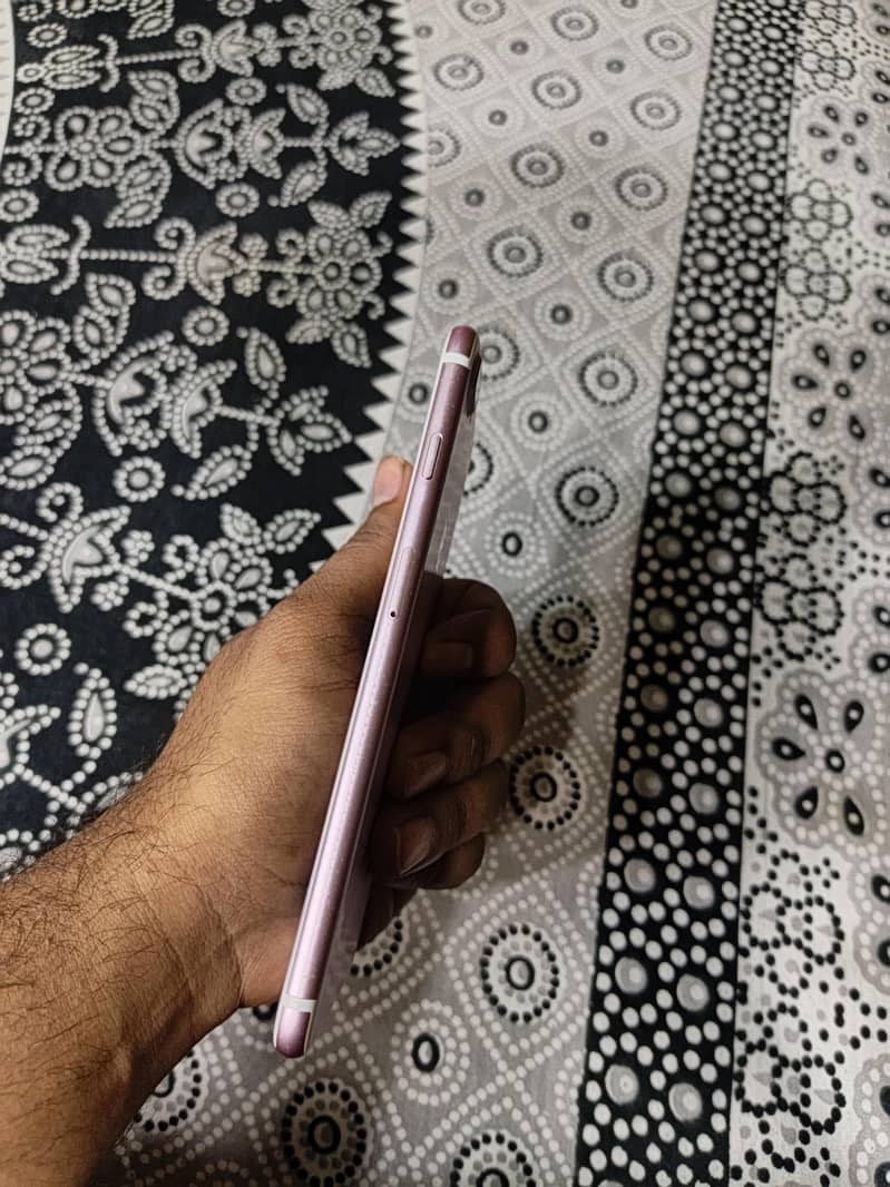 Apple iPhone 7 Plus 3