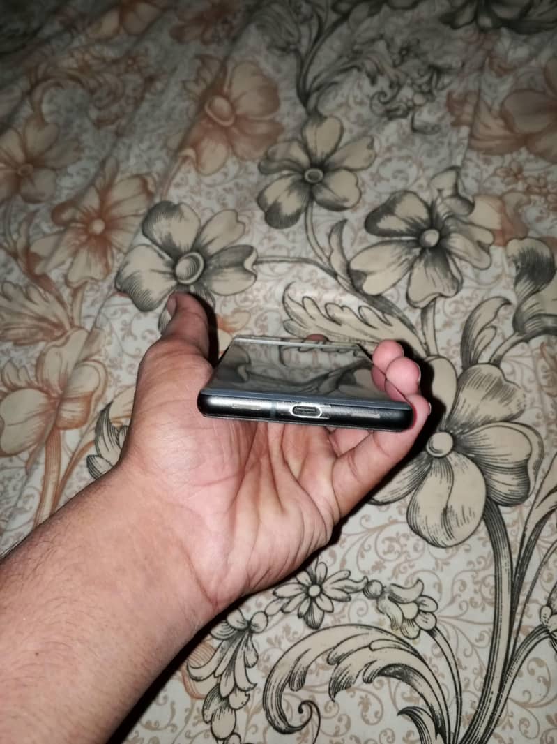 Google pixel 6A 3