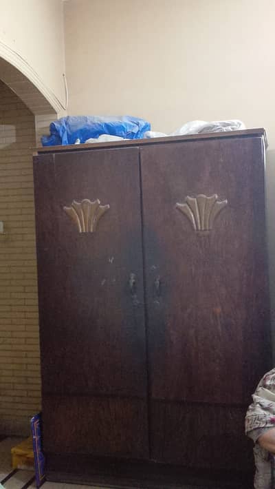 Wardrobe almari