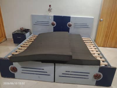 2 single bed 2 3door cupboards 1 Divider 1 dressing table 3 chairs